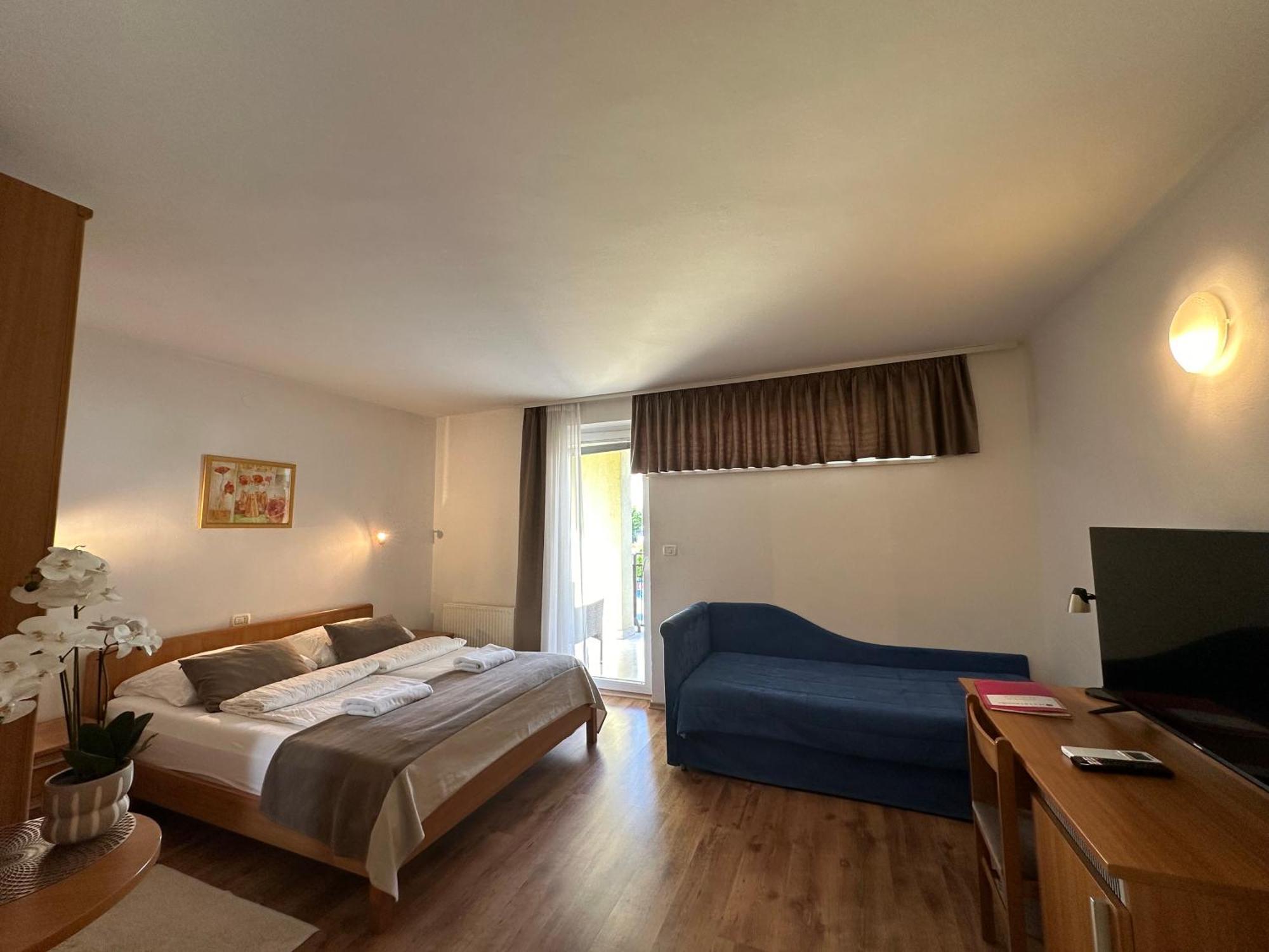 Garni Hotel Keltika Изола Экстерьер фото