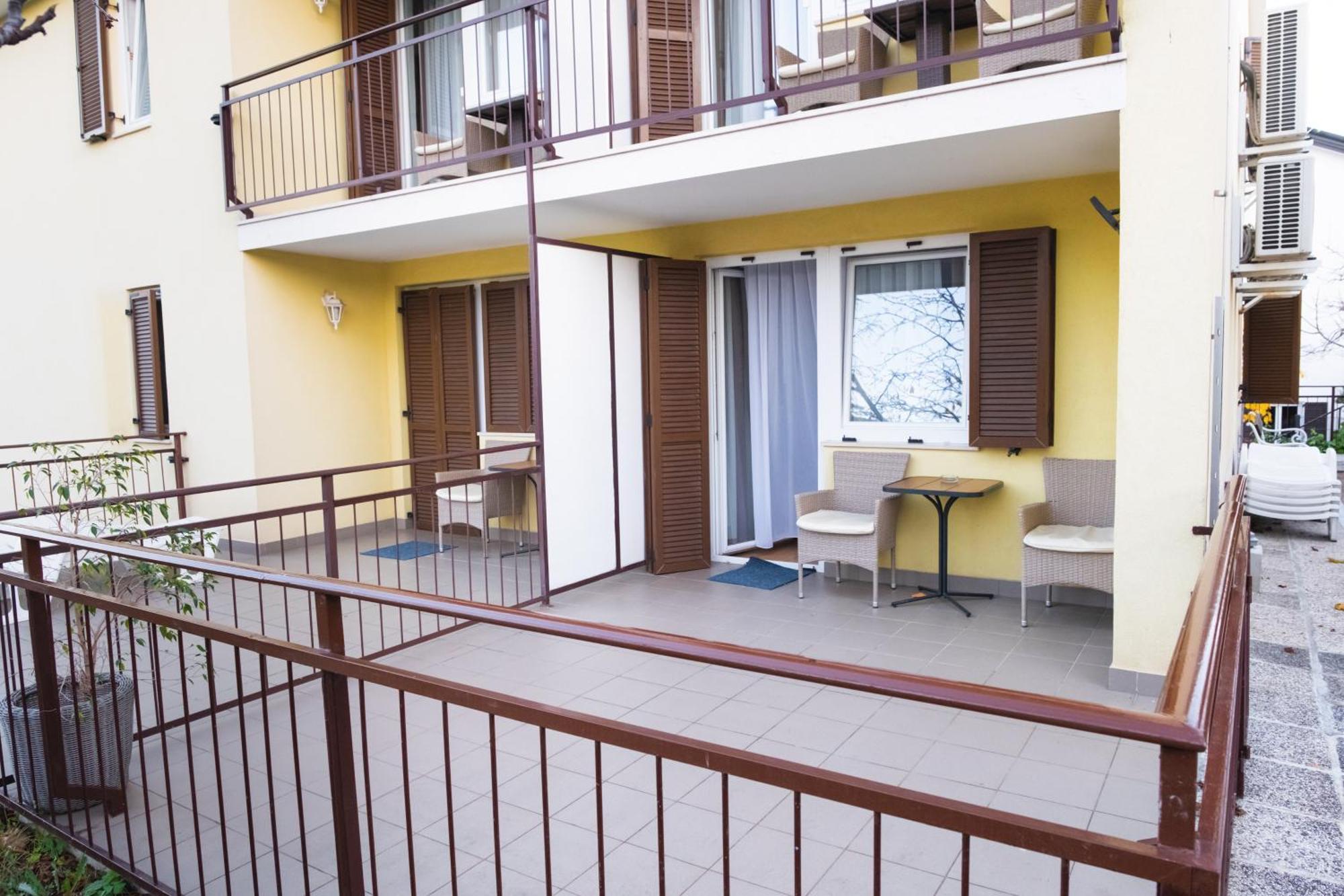 Garni Hotel Keltika Изола Экстерьер фото