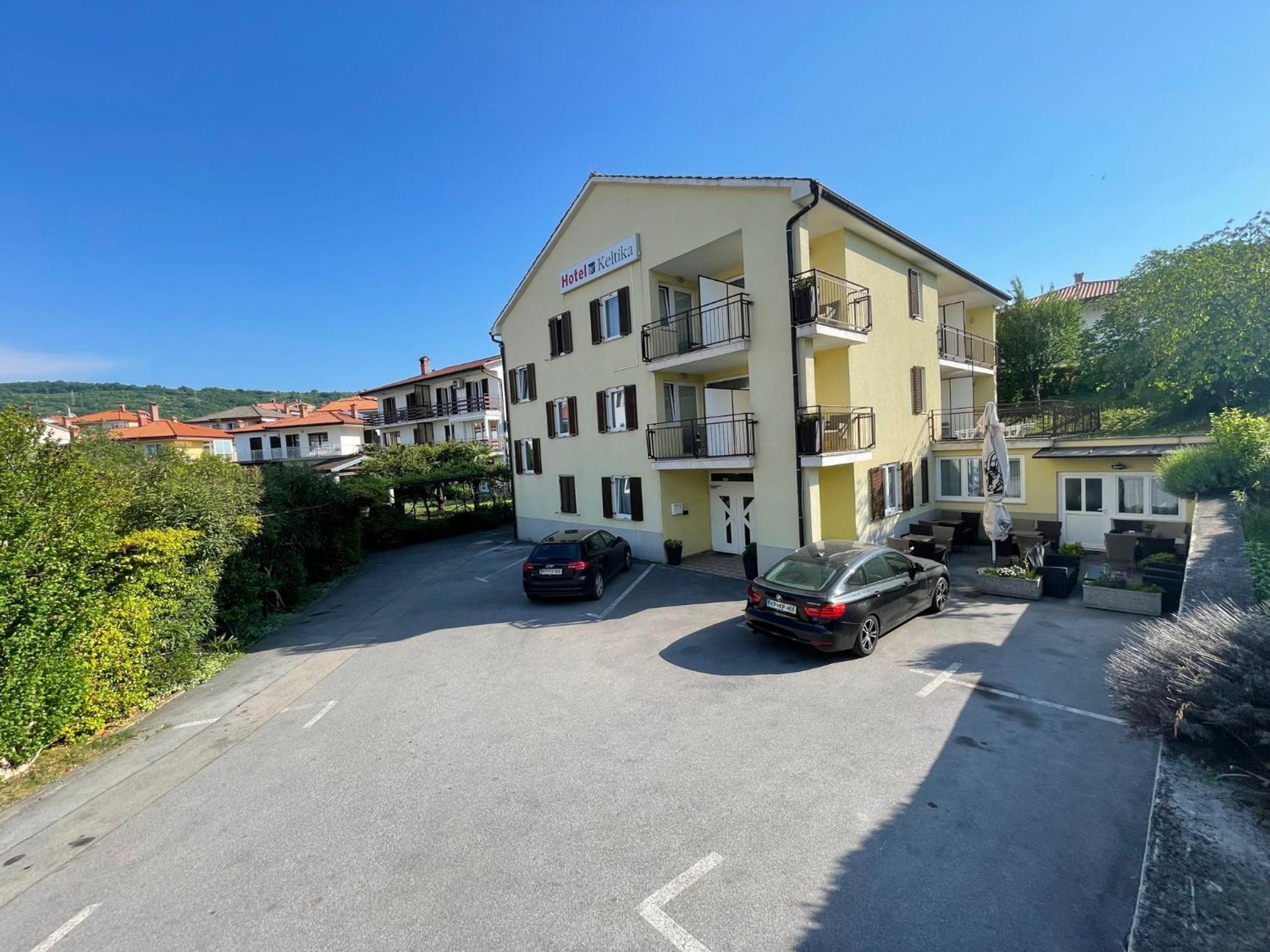 Garni Hotel Keltika Изола Экстерьер фото