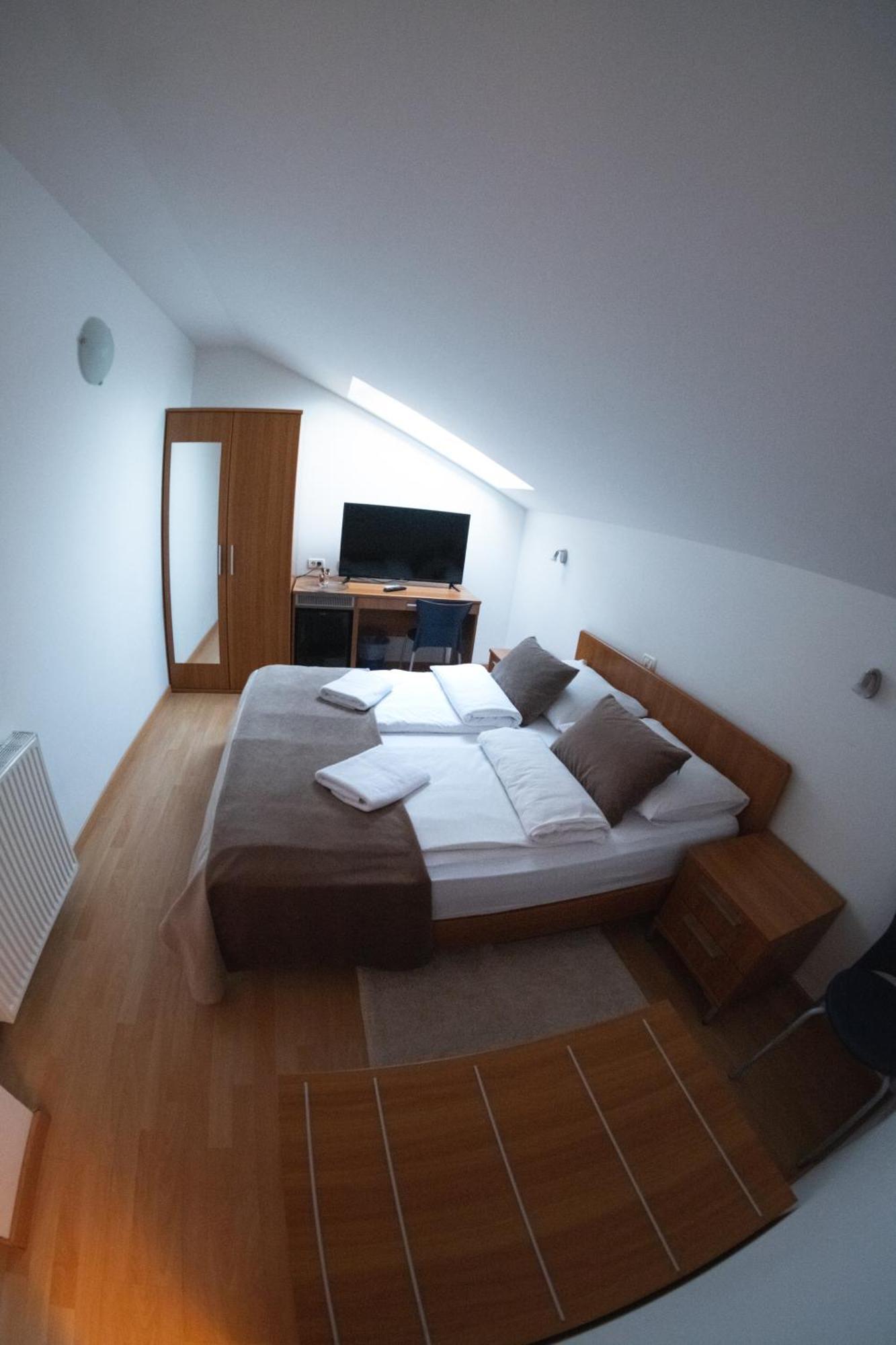 Garni Hotel Keltika Изола Экстерьер фото