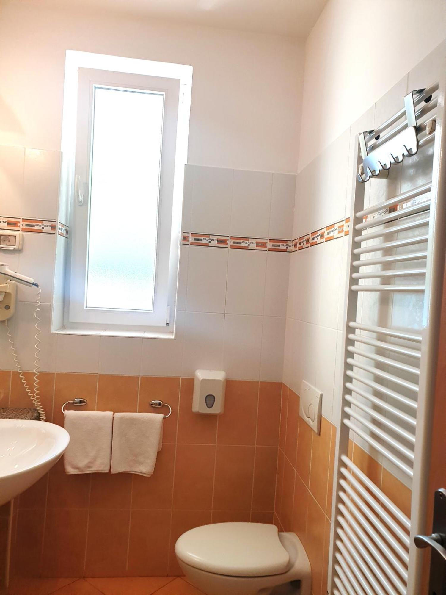 Garni Hotel Keltika Изола Экстерьер фото