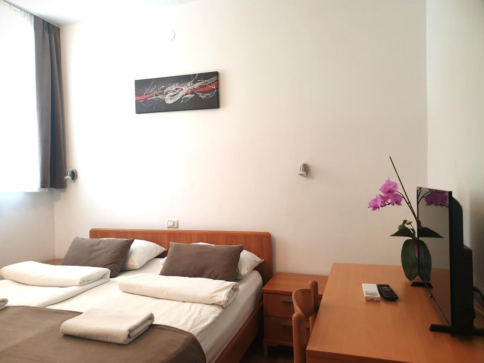 Garni Hotel Keltika Изола Экстерьер фото