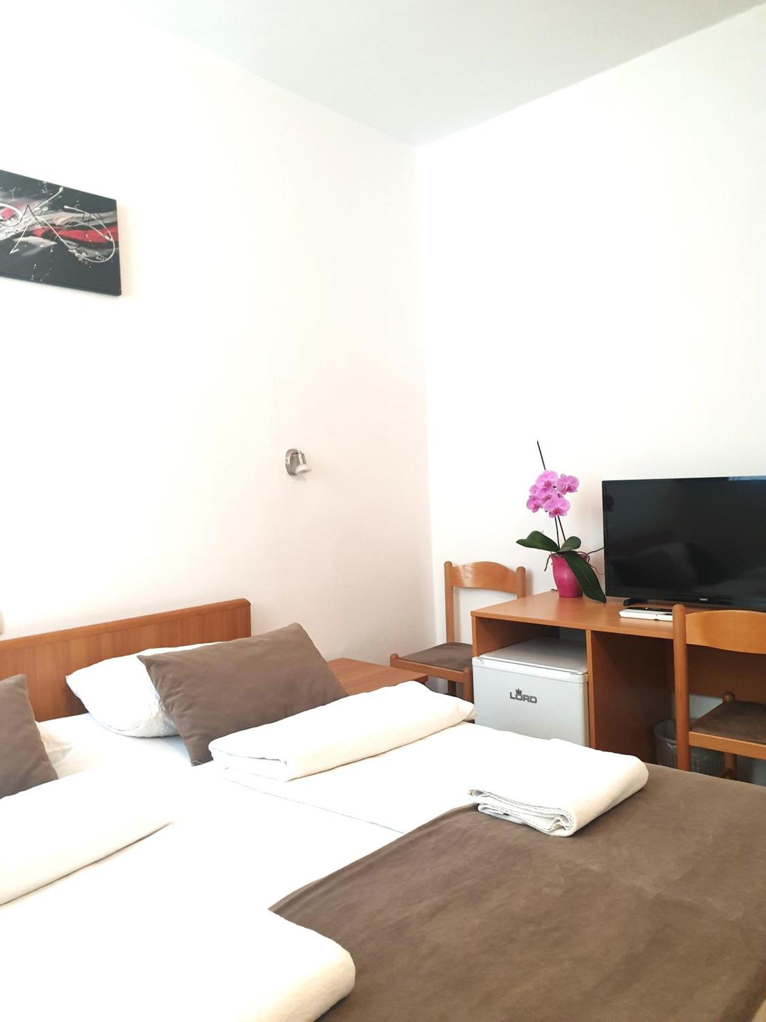 Garni Hotel Keltika Изола Экстерьер фото