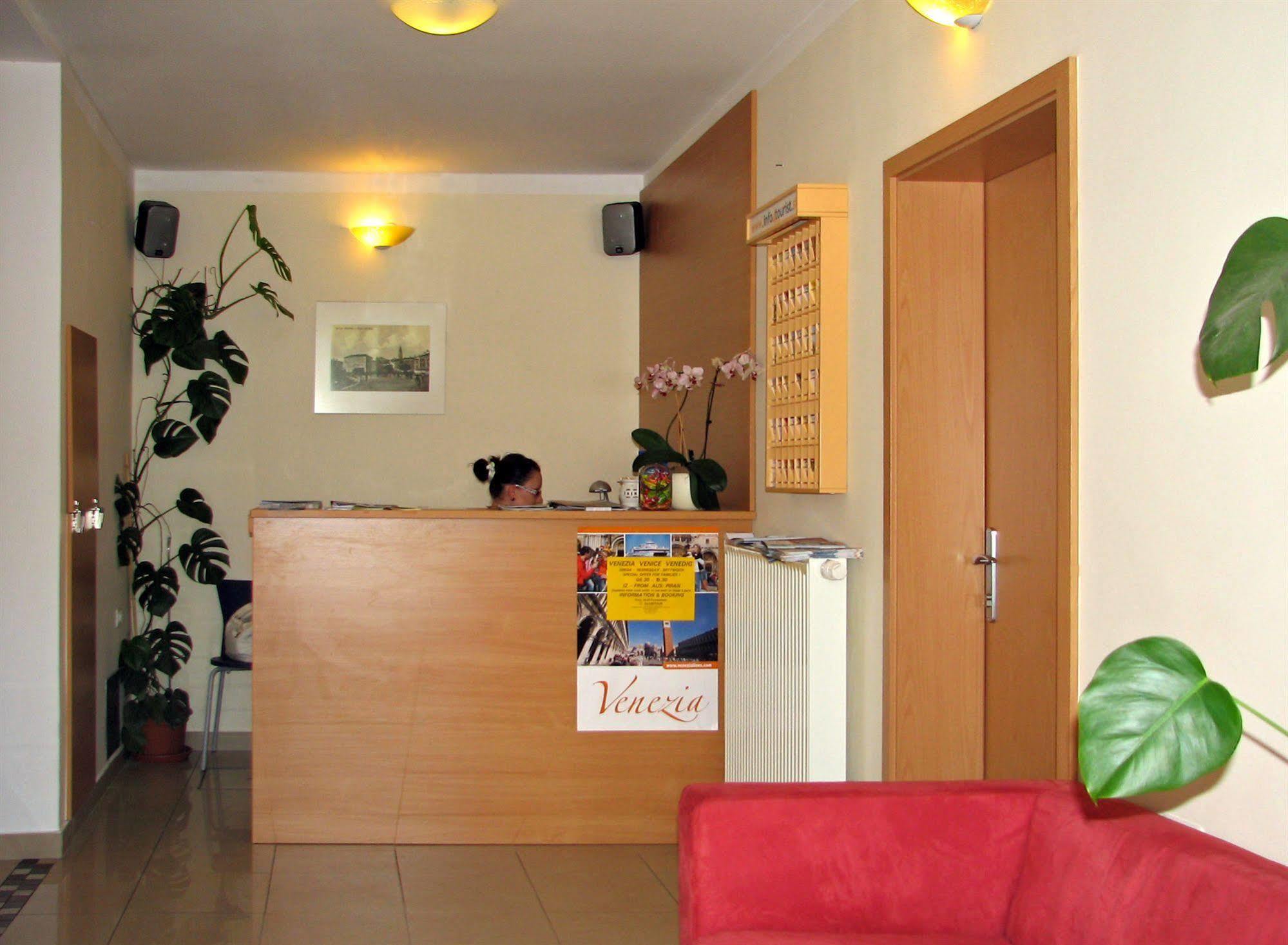 Garni Hotel Keltika Изола Экстерьер фото